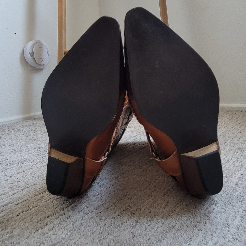 Boots - Picture 5 of 9